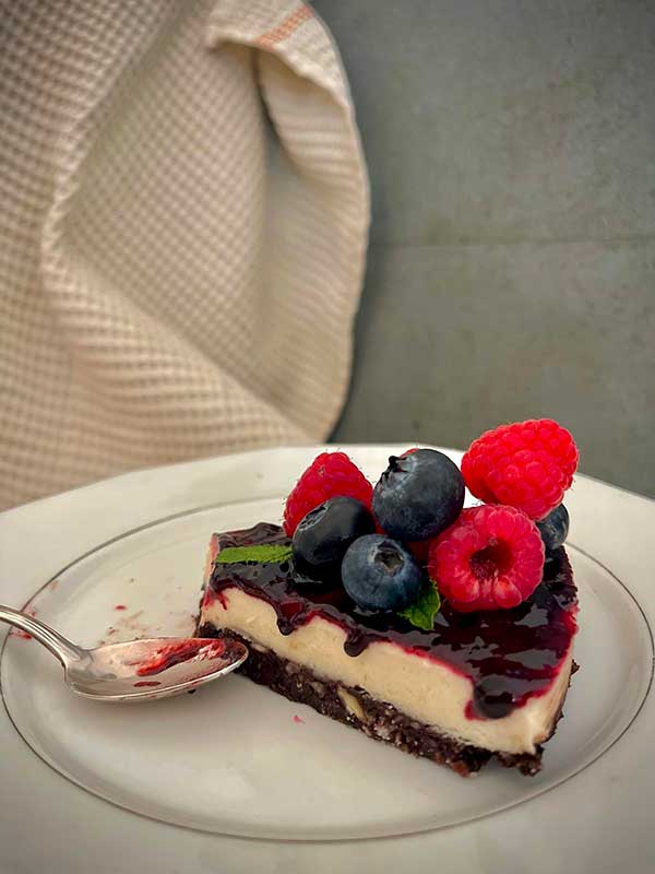 Cheesecake aux fruits rouges, peau glowy